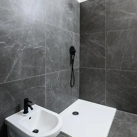 Designer Two-bedroom * Split