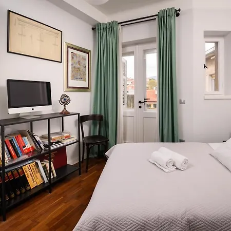 Designer Two-bedroom * Split