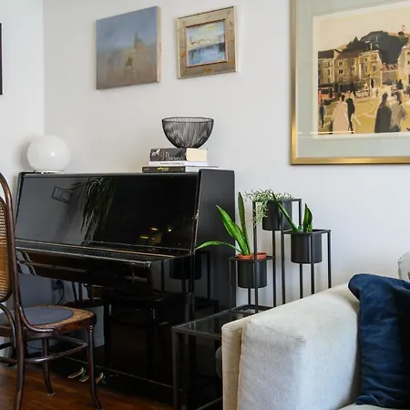 Designer Two-bedroom Σπλιτ