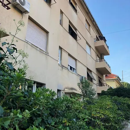 Designer Two-bedroom Appartamento *