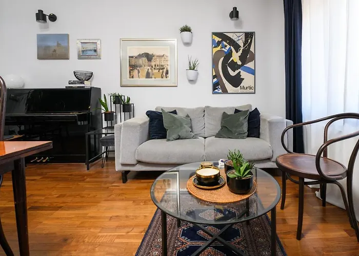 アパート Designer Two-bedroom *