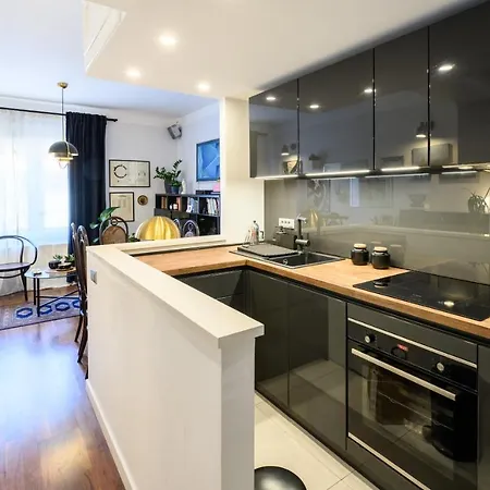 Апартаменты Designer Two-bedroom Сплит