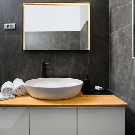 Апартаменты Designer Two-bedroom Сплит