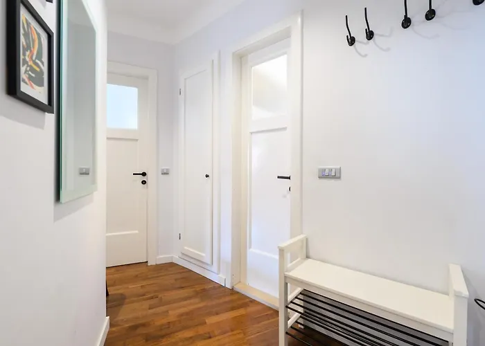 Designer Two-bedroom * Split